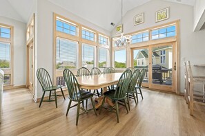 Dining Area - Top Level