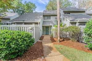 Front entryway into Villa