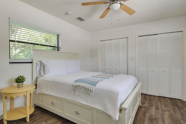 Queen sized premium bedding with ample drawers for additional storage