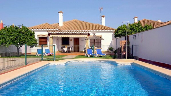 Chalet Rocio 1 Conil de la Frontera by Ruralidays