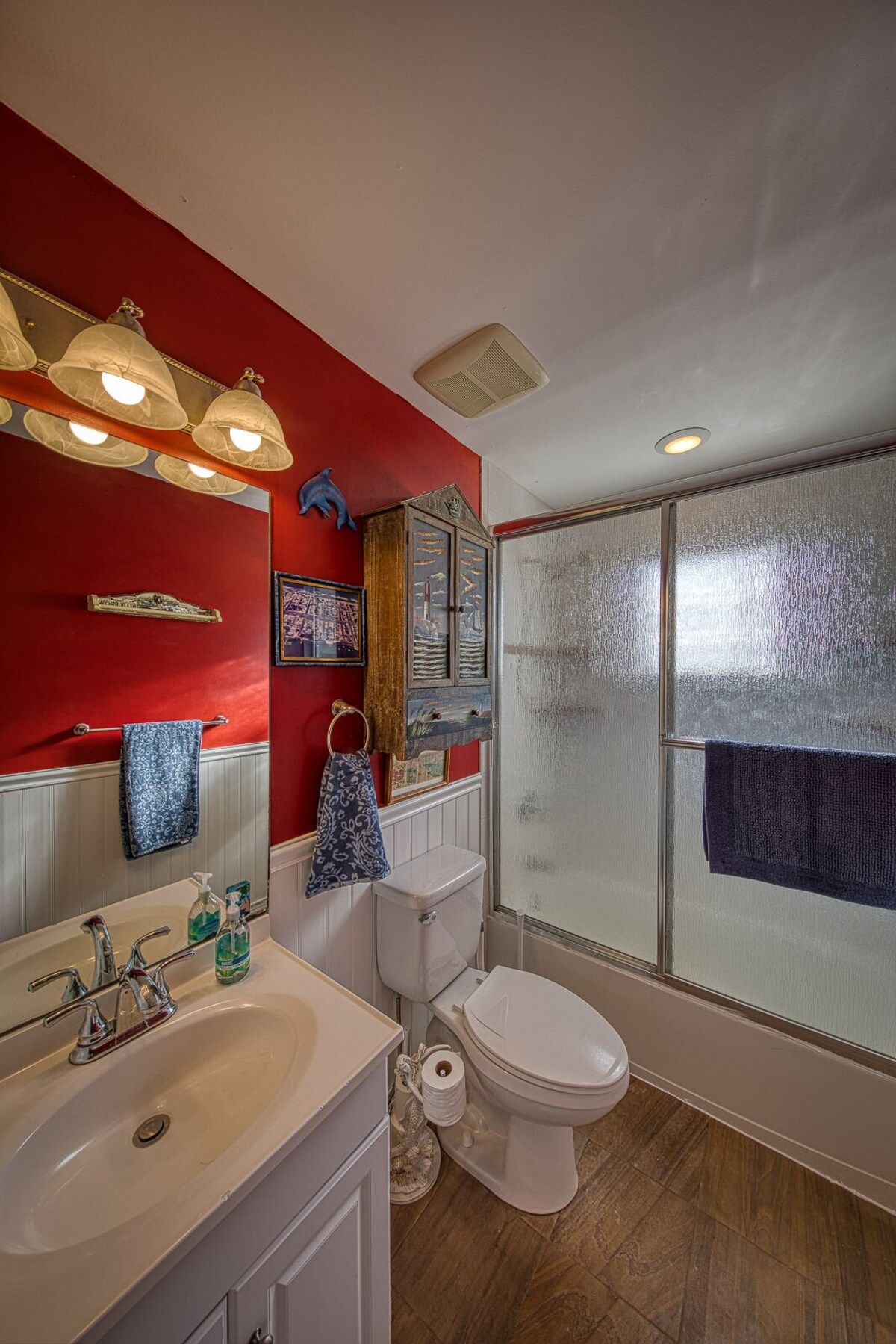 6 Bedroom Home 3rd off Beach with Ocean & Bay View HotTub +++