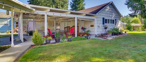 Lake Stevens Vacation Rental | 1BR | 1 BA | 450 Sq Ft | Steps Required