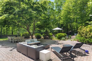 Very private outdoor couch/lounge area & dining separately fenced from pool area