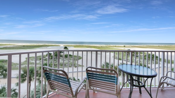 Surf Beach Room 501