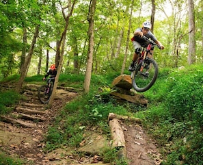 With a Slaughter Pen trailhead located right next to the property, guests will have a true bike in & out experience at our home!