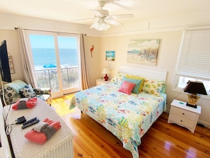 1st level king suite with beach views, adjustable bed frame