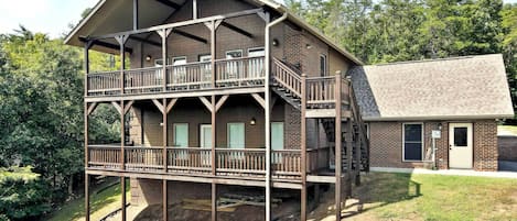 Sevierville Vacation Rental | 4BR | 2.5BA | 3,500 Sq Ft | 2 Stories