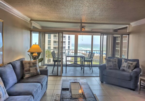 Shoreline Towers #2043 Living Room
