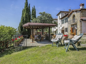 Plant, Sky, Property, Building, Table, Window, Tree, House, Outdoor Furniture, Leisure