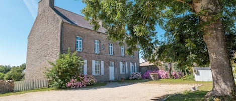 Courtyard and entrance to house