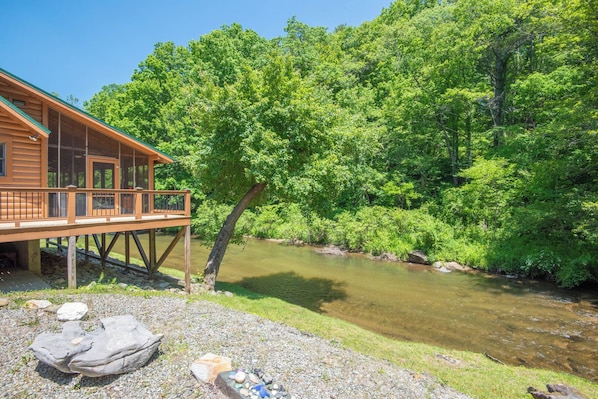 Yes, it is this close to the creek...