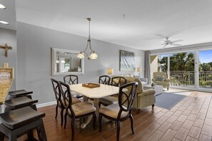 24-Sterling-Shores-207-Dining