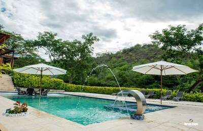 Hermosa finca con piscina ubicada en Sopetrán