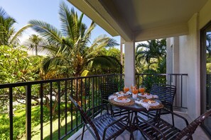 Surrounded by lush greenery the Lanai is a relaxed space for enjoying meals, refreshments & the nice ocean breeze.