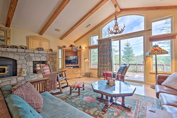 Lake Arrowhead Vacation Rental | 3BR | 2.5BA | 2 Stories | 2,058 Sq Ft