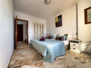 Bright room with fixed floor aircon unit