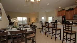 Dining/Breakfast Bar