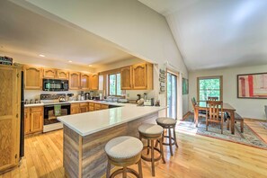 Kitchen | Fully Equipped | Cooking Basics
