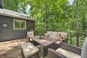 Private Deck | Gas Grill