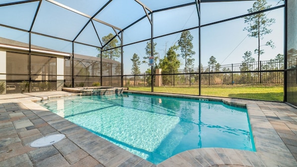 Pool & Spa