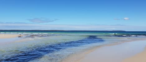 Wowly creek / Callala bay beach - 5min walk