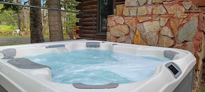 Double Loop ~ brand new hot tub to soak in after a long day of exploring!