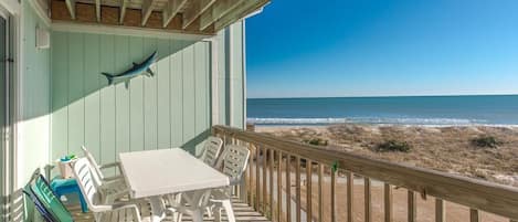 Outdoor Balcony with Dining