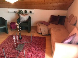 Wanderglück, 68qm, Balkon, 2 Schlafzimmer, max. 6 Personen-Haus Westfeld, Petra Meßbacher - Westfeld Sauerland - Wohnung Wanderglück