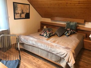 Wanderglück, 68qm, Balkon, 2 Schlafzimmer, max. 6 Personen-Haus Westfeld, Petra Meßbacher - Westfeld Sauerland - Wohnung Wanderglück