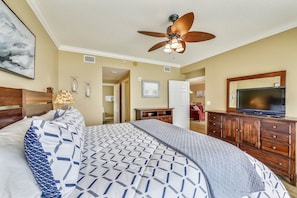 Gulf Front Primary Bathroom with King Size Bed