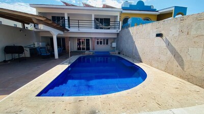 House on the canal private dock and pool