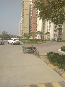 Best place to stay at Noida