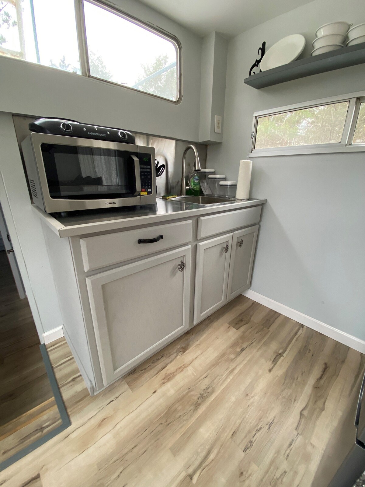 This Boat Don’t Float.  Completely refinished and updated 50 foot Houseboat.