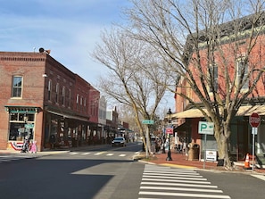 Stroll Main Street - Shops & Restaurants!