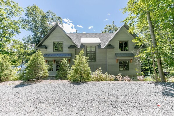 Echo Bay Lakehouse