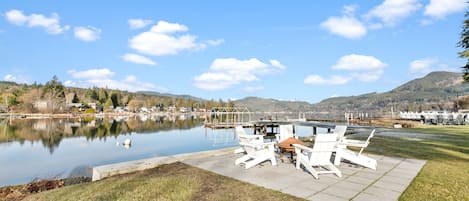 Firepit and six Polywood chairs 