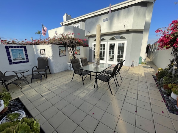Large private sunny patio to enjoy the weather and have outdoor meals