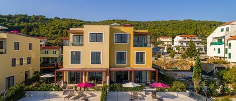 Kroatien Luxusvilla am Strand Ciovo Joy 2 mit privatem Pool und Parkplatz auf Ciovo