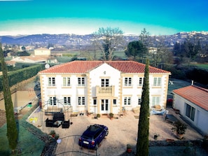 notre bastide qui était en rénovation et qui aujoud'hui est prete si belle !