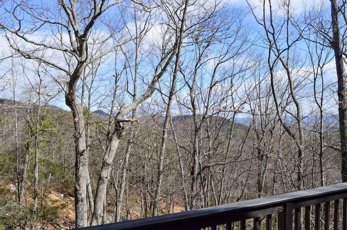 Maple Highlands: Under 1 Mile to Lift! Mountaintop Estate with 2 Scenic Decks