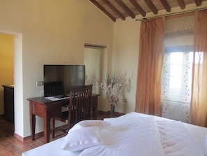 Camera 51 (2)