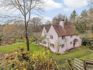 Exterior | Highlands Farmhouse, Dallington, near Heathfield