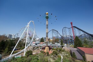 It is approximately 13 minutes on foot to Fujikyu Highland