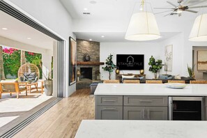 Fully equipped kitchen with high end appliances