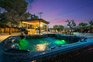 Bain à remous extérieur