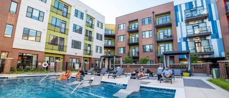 CityWay offers 2 pools to enjoy