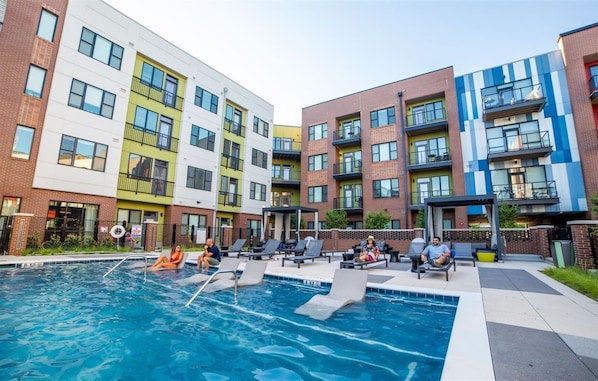 CityWay offers 2 pools to enjoy