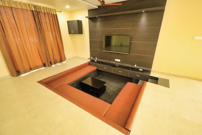 Neo Farm House with Pool, Beach Volley Ball & 5Beds(A/C)
