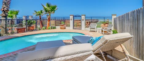 Private pool deck