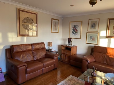 2-Bed Apartment in High Wycombe Private Garden